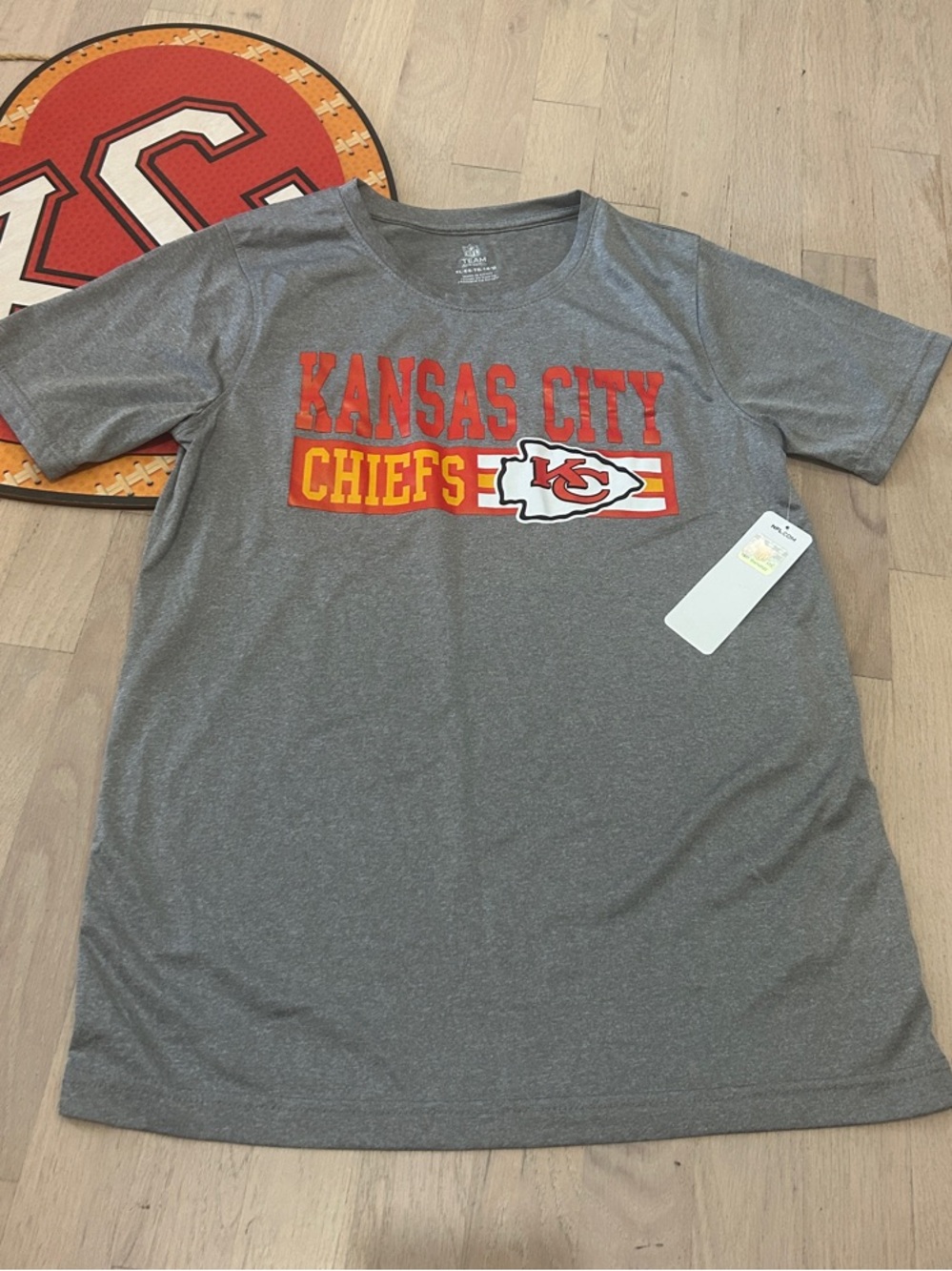 NFL Kansas City Chiefs Gray Short-Sleeve Logo athletic shirt NWT